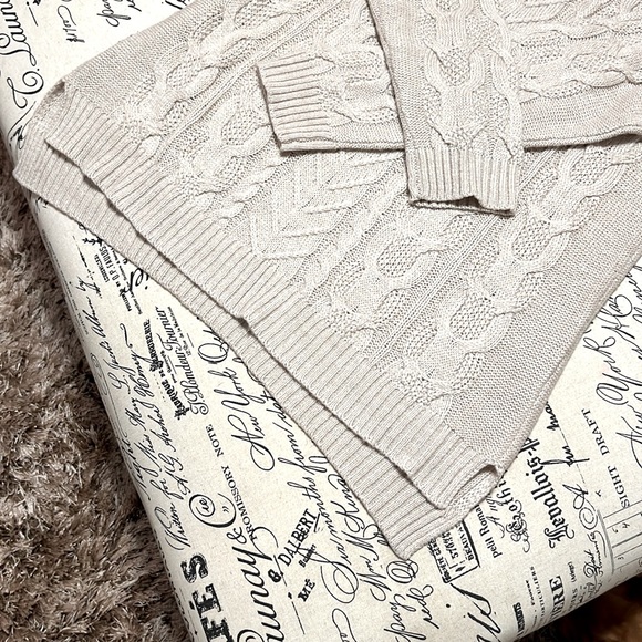 New York & Company Large  Cold-Shoulder Sweater - Picture 5 of 7